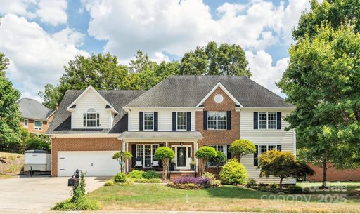 8056 Stevens Mill Road sold home in Stevens Mill, Matthews, NC
