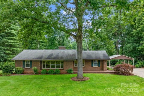 6693 Brevard Road sold home in Greenwood Forest, Etowah, NC