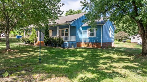 1776 Castlewood Court sold home in Forest Ridge, Hickory, NC
