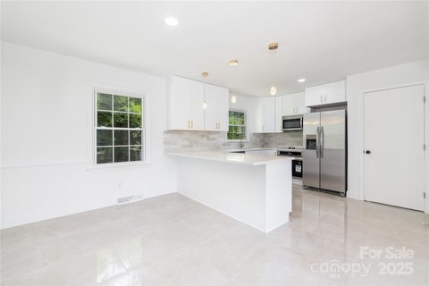 6443 Eaglecrest Road sold home in Cedars East, Charlotte, NC