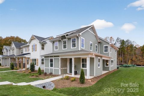 Homes in Lachlan Park, Huntersville