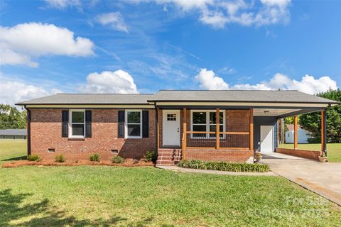 2525 Oxford Circle sold home in Smokerise, Lancaster, SC