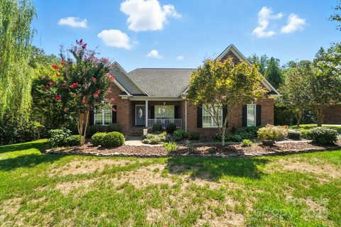 7655 Maple Bluff Lane sold home in Maple Bluff, Concord, NC