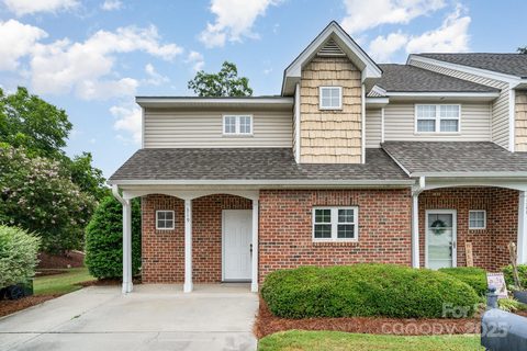 319 Valley Brook Lane sold townhome in Stonebridge, Concord, NC