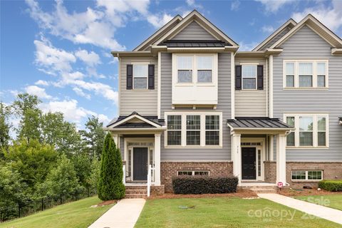 717 Swift Run Court sold townhome in Cameron Creek, Tega Cay, SC