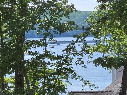 178 Kingfisher Court active lot in Heron Bay, Badin Lake, NC