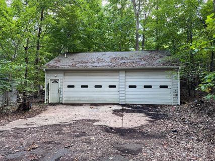 1040 Meadow Bend Drive sold lot in Eastview Estates, York, SC