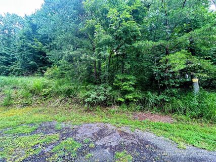 Lot 5 Azalea Way sold home in Little Warrior Mtn Estates, Saluda, NC