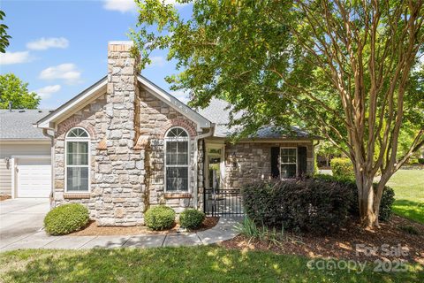 811 Ledgestone Court sold condo in Stonecrest Villas Of Tega Cay, Tega Cay, SC