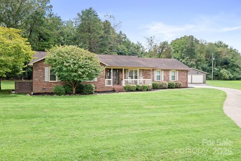 111 Devonshire Court sold home in Davidson Downes, Mooresville, NC