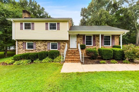 203 Falling Tree Lane sold home in Bramblewood, Monroe, NC