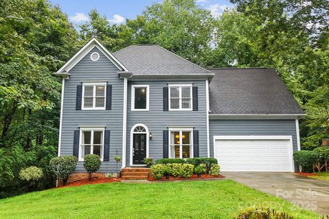 407 Shrewsbury Lane sold home in Hampton Green, Matthews, NC