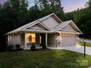 281 Carriage Crest Drive sold home in Hendersonville, SC