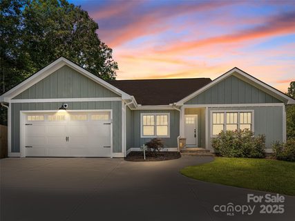 58 Olde Oak Lane sold home in Olde Oak, Hendersonville, NC