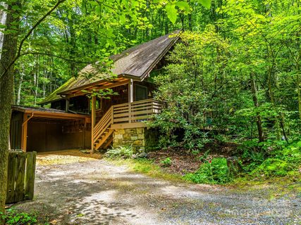 76 Woodhaven Road sold home in Covewood, Asheville, NC