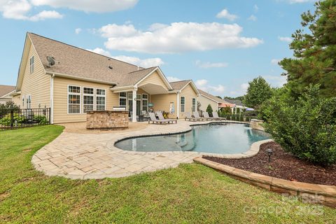 209 Hunters Hill Drive sold home in Larkin Golf Club, Statesville, NC
