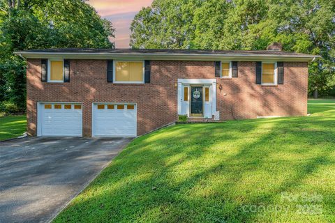 525 Englewood Street sold home in Rockwood, Concord, NC