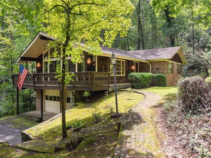 25 Iroquois Drive sold home in Indian Hills, Hendersonville, NC