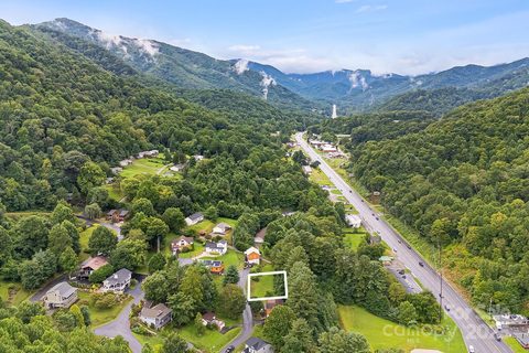 9999 Whippoorwill Way active home in Linson Ridge, Waynesville, NC