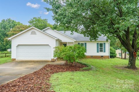 8525 Indian Summer Trail sold home in Planters Row, Harrisburg, NC
