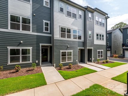 6009 Pivot Court pending home in Context At Oakhurst, Charlotte, NC