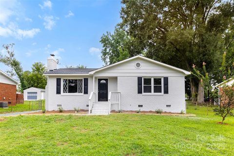 4700 Pineleaf Drive sold home in Derita Woods, Charlotte, NC