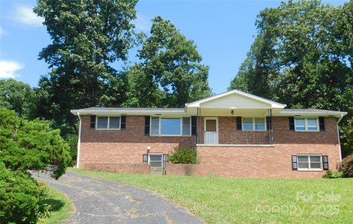 125 Fulton Drive sold home in Brookside Manor, Hendersonville, NC