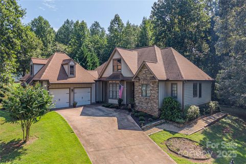147 Bridge Lane sold home in Vista At The Riverbank, Tryon, NC