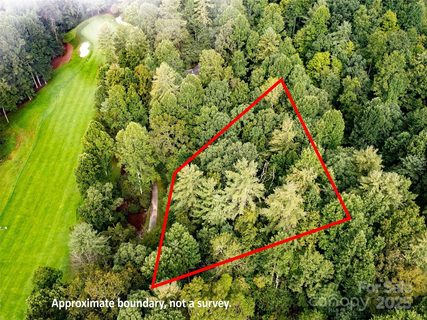 153 Chattooga Run pending lot in Champion Hills, Hendersonville, NC