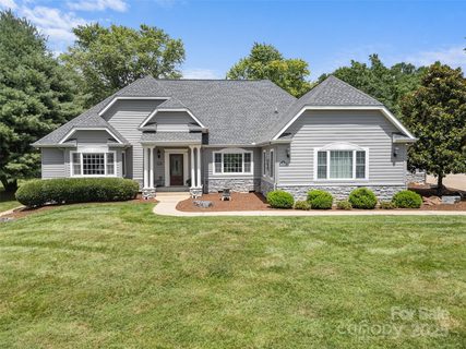 35 Beaumont Drive sold home in Beaumont Estates, Hendersonville, NC