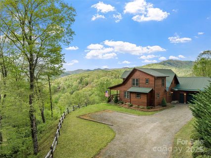 370 Appaloosa Trail pending home in Riverwalk, Burnsville, NC