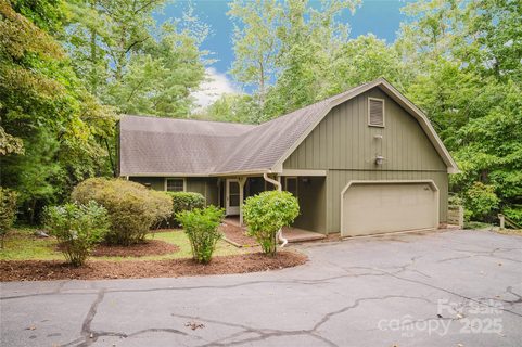 305 Heathcote Road sold home in Hawthorne Hills, Hendersonville, NC