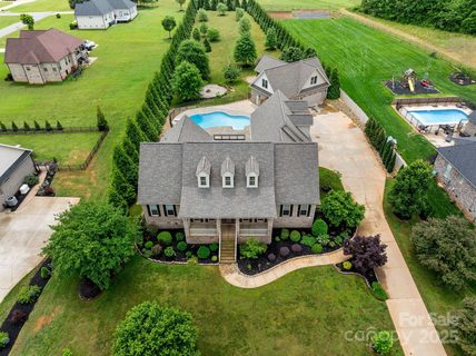 142 Cobblestone Crossing sold home in The Crossing At Cherokee National, Gaffney, SC