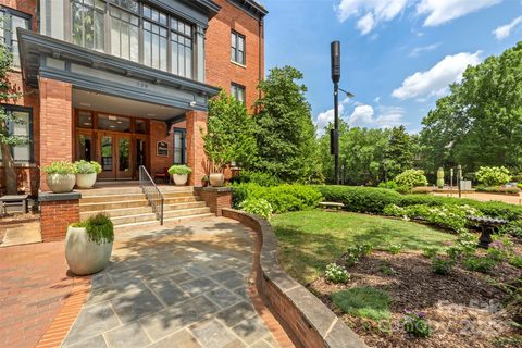 229 N Poplar Street sold condo in St Peters, Charlotte, NC