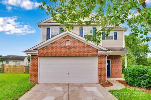 4323 Leopold Place sold home in Buckleigh, Charlotte, NC