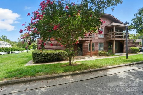 1823 J Julian Lane sold condo in Northampton, Charlotte, NC