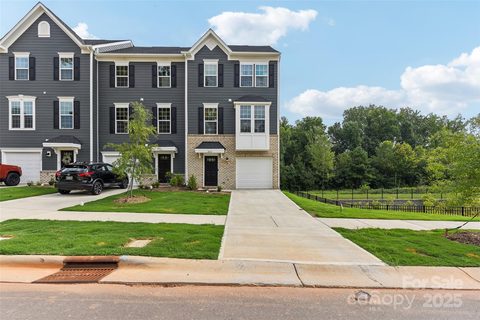 3222 Beeler Lane sold home in Villages At Beachmont, Charlotte, NC