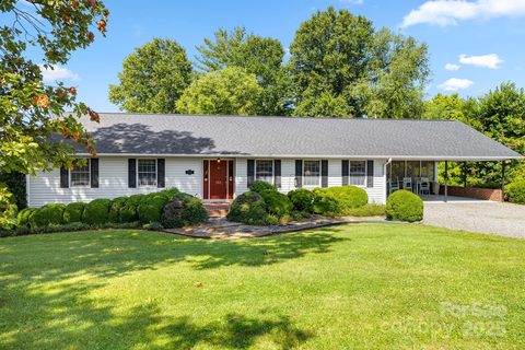 152 Woods Ammons Road sold home in Woodhaven, Mars Hill, NC