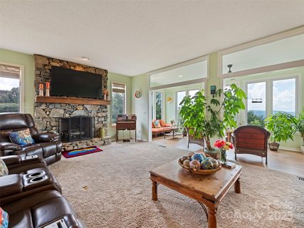 1401 Fleetwood Plaza active condo in Fleetwood Plaza, Hendersonville, NC