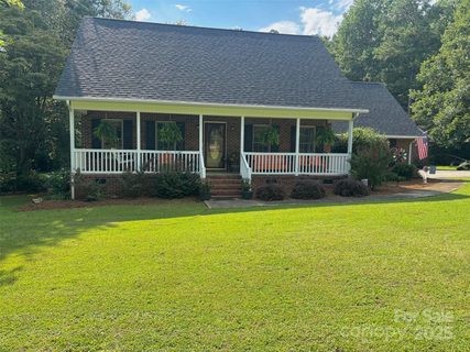 912 Redwood Lane pending home in Peden Oaks, Chester, SC