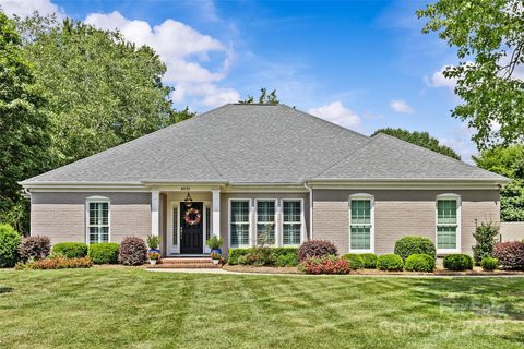 4831 Truscott Road sold home in Wessex Square, Charlotte, NC