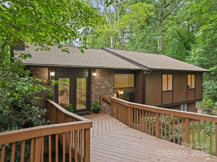 7 Mayfair Place sold home in Muirfield, Arden, NC