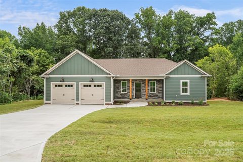 2618 Polo Lane sold home in The Paddocks, Maiden, NC