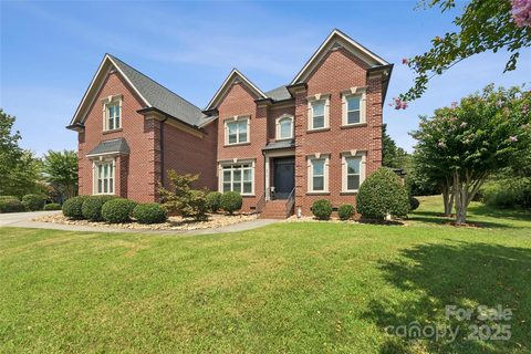 5518 Two Iron Drive sold home in Emerald Lake, Matthews, NC