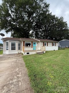 2560 Oakwood Avenue sold home in Hidden Valley, Concord, NC