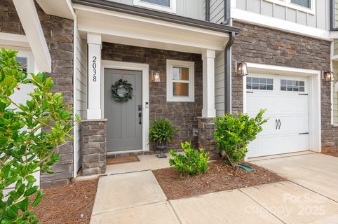 2038 Crooked Oak Lane sold townhome in Landings At White Rose, York, SC