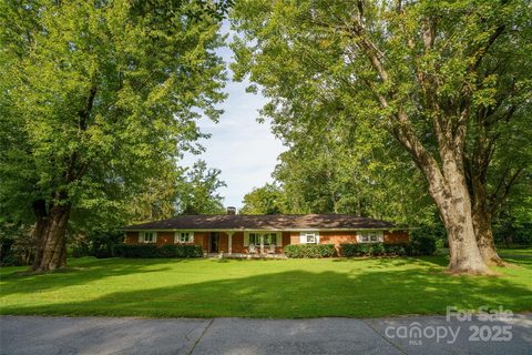Homes in Lakeview Estates, Hendersonville