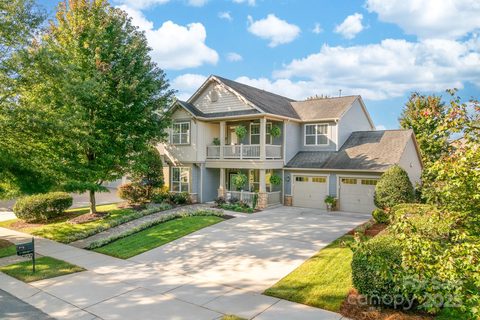 2048 Middleton Farm Drive sold home in South Point Village, Belmont, NC