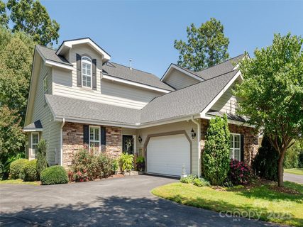 287 Towne Place Drive sold home in Towne Place, Hendersonville, NC