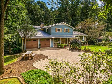 135 Dogwood Drive active home in Sylvania, Brevard, NC